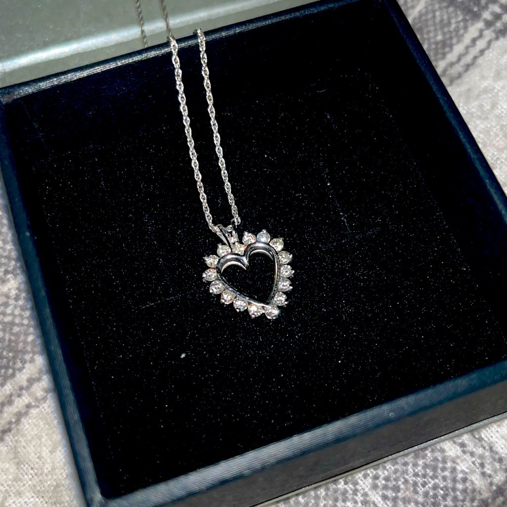 Brand new real diamonds heart shaped necklace